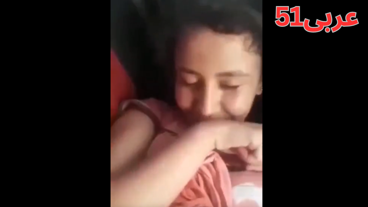 سایەق قەلابێک   هاوڕێ کچەکەی لە ناو قەلابەکەی دەگێت a35